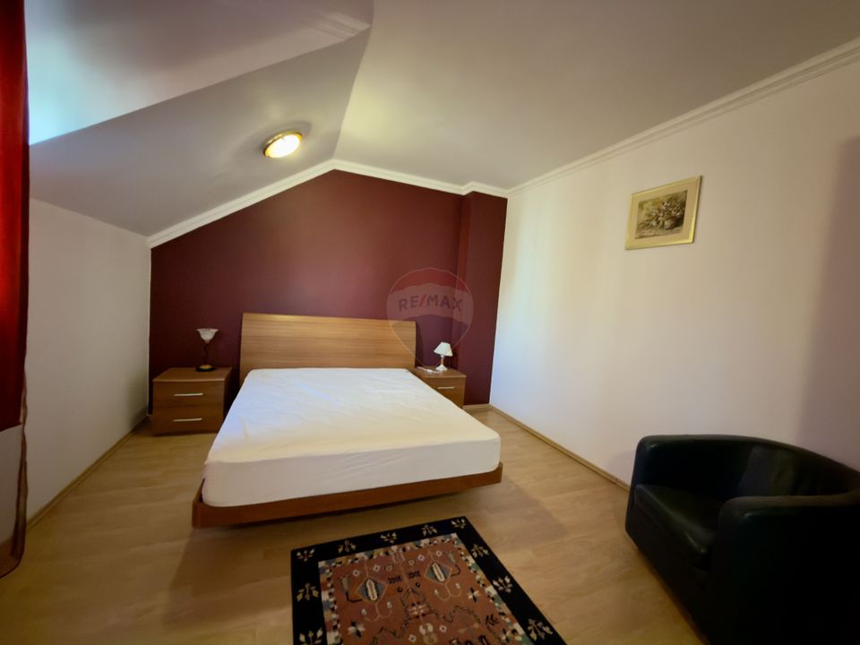 Casă / Vilă 8 camare cartier Beverly Hills Sanmartin