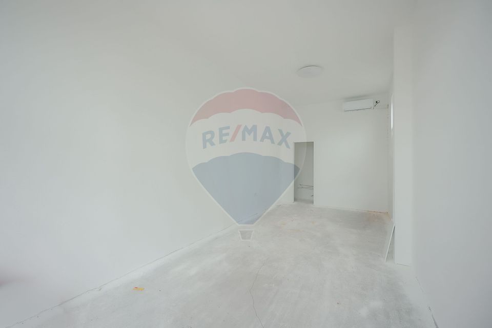 56sq.m Commercial Space for sale, Rogerius area