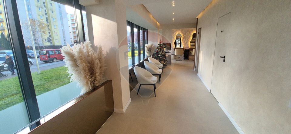 18sq.m Commercial Space for rent, Avantgarden area