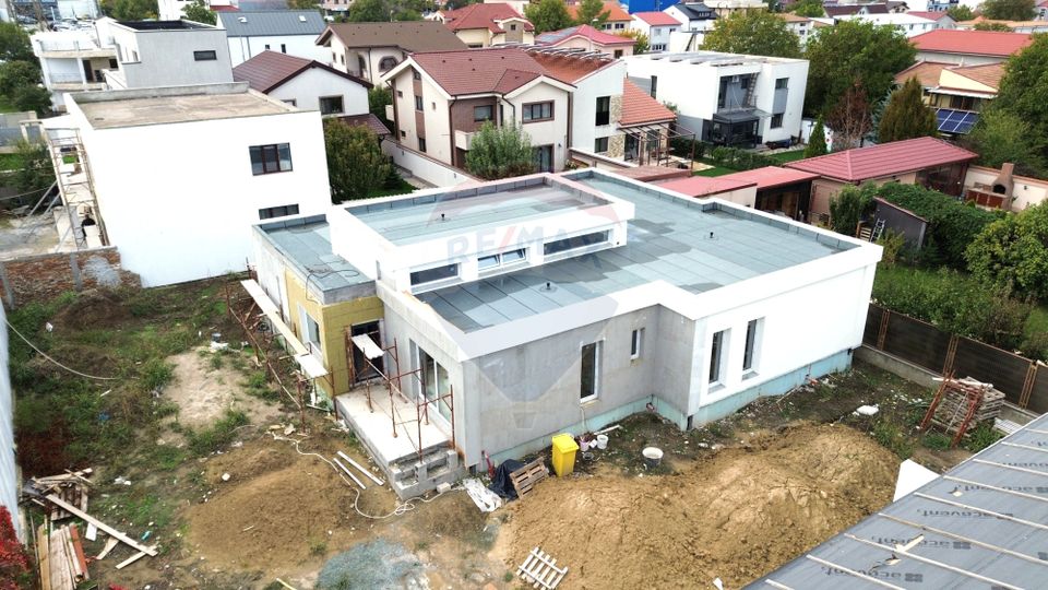 Casă / Vilă cu 5 camere de vânzare în zona Kamsas Constanta