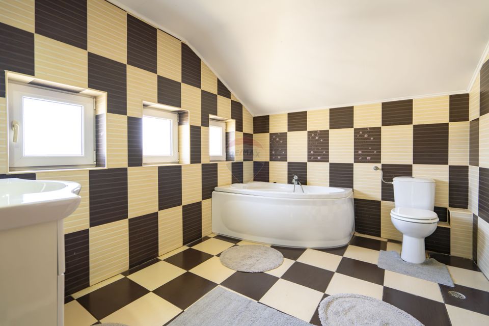 6 room House / Villa for sale