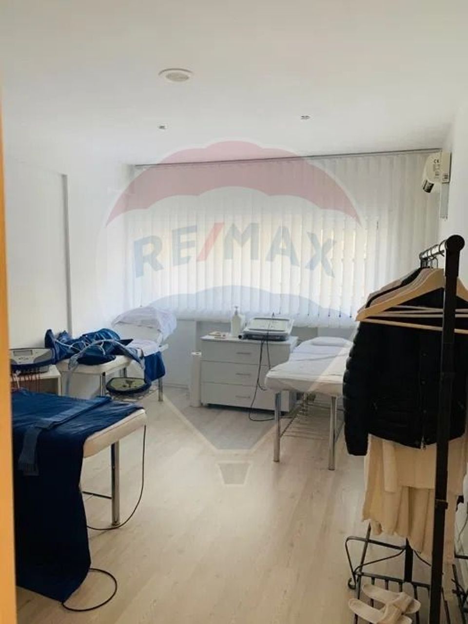 Inchiriez Apartament 4 camere in Piata Romana