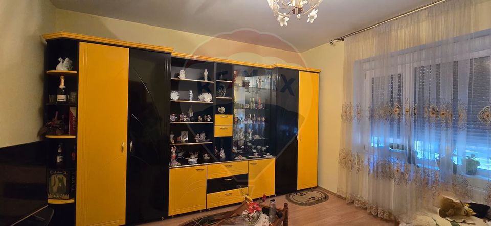 8 room House / Villa for sale, Central area