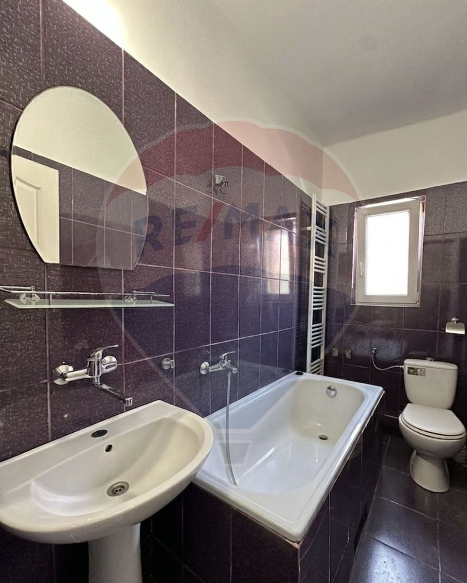 Apartament spațios în casă