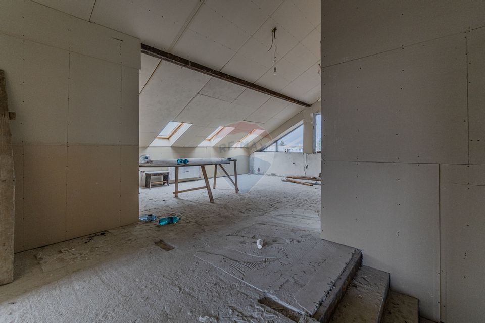 Cladire de 902 mp utili de vânzare, zona Grivitei - DN 13, COMISION 0