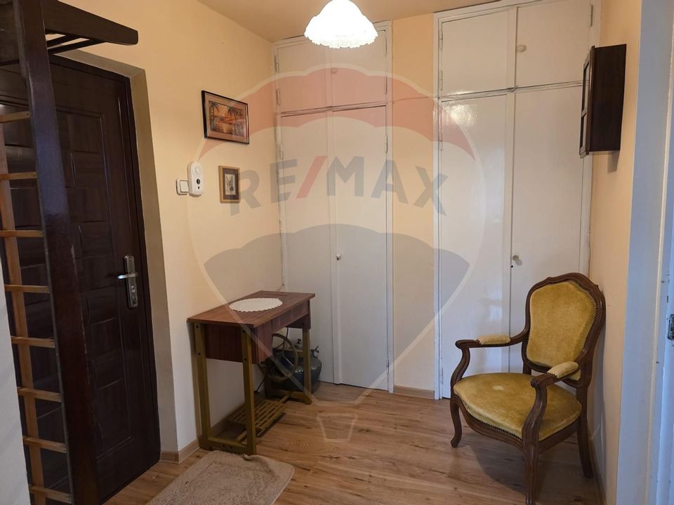 Apartament cu 2 camere de vânzare, strada Bucegi, zona Narcisa