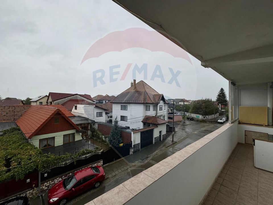 Apartament cochet cu 3 camere de închiriat - strada Tilisca