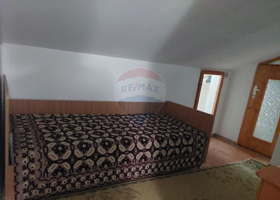 Casă / Vilă cu 10 camere de vânzare în zona Central