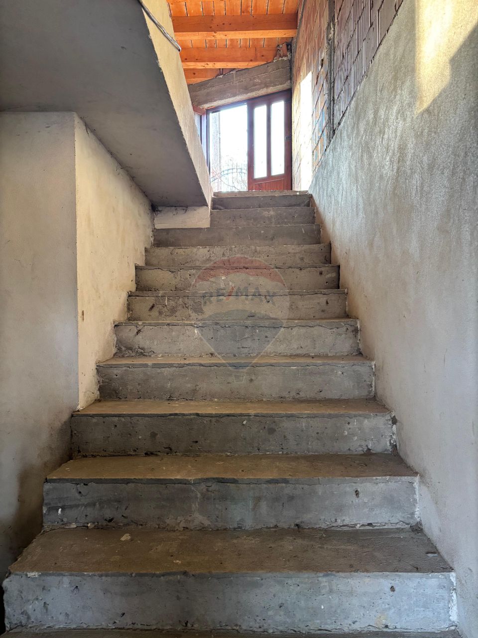 Casă Nouă pe 3 niveluri în Mediaș zona Baznei - priveliste superba