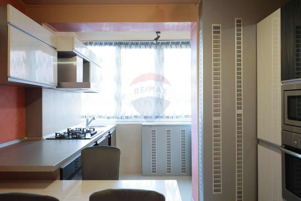 Apartament cu 3 camere de închiriat, în zona Rogerius