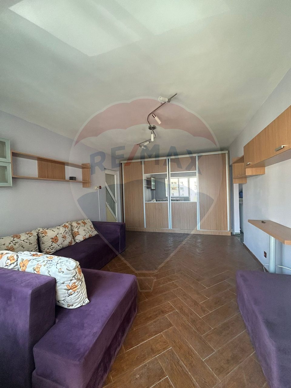 De vanzare apartament 3 camere,  MB 20 Slobozia IL