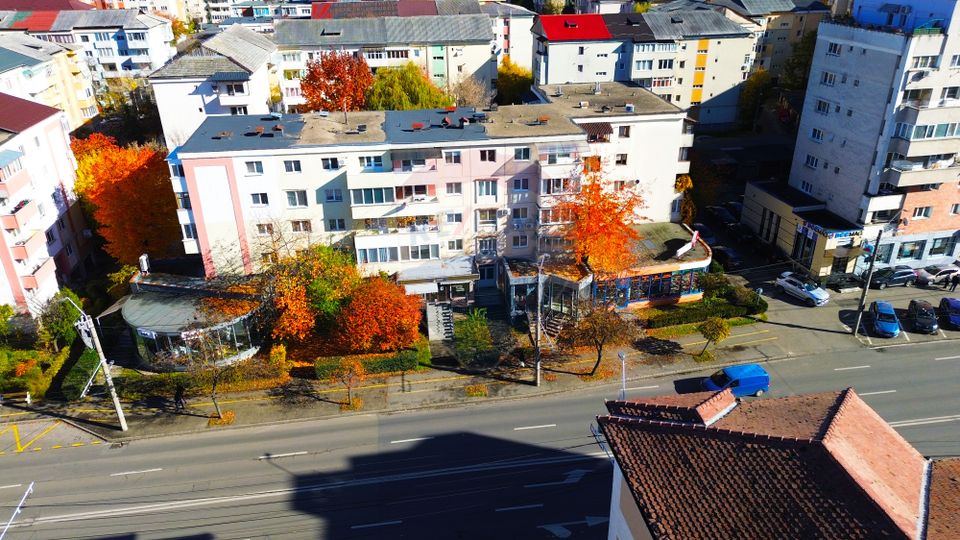 100sq.m Commercial Space for rent, Republicii area