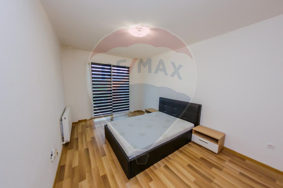 Apartament cu 3 camere si 2 locuri parcare -zona centrala