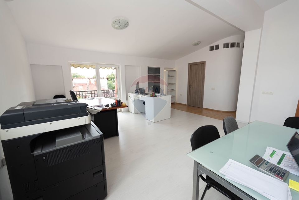 Vila cu curte de inchiriat- sector 1