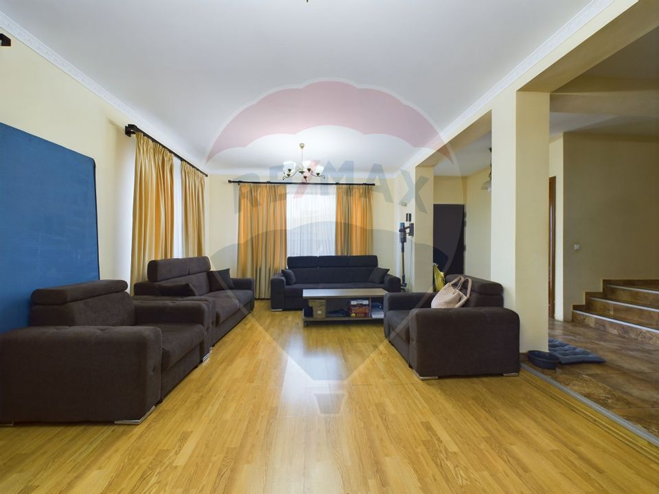 5 room House / Villa for sale, Central area