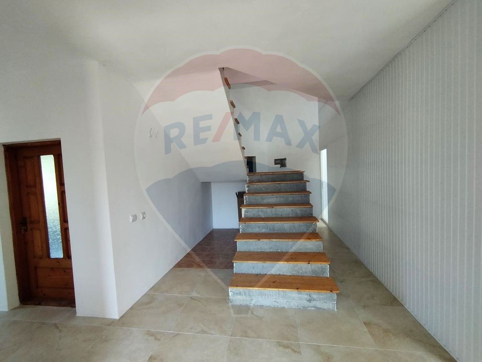 5 room House / Villa for sale