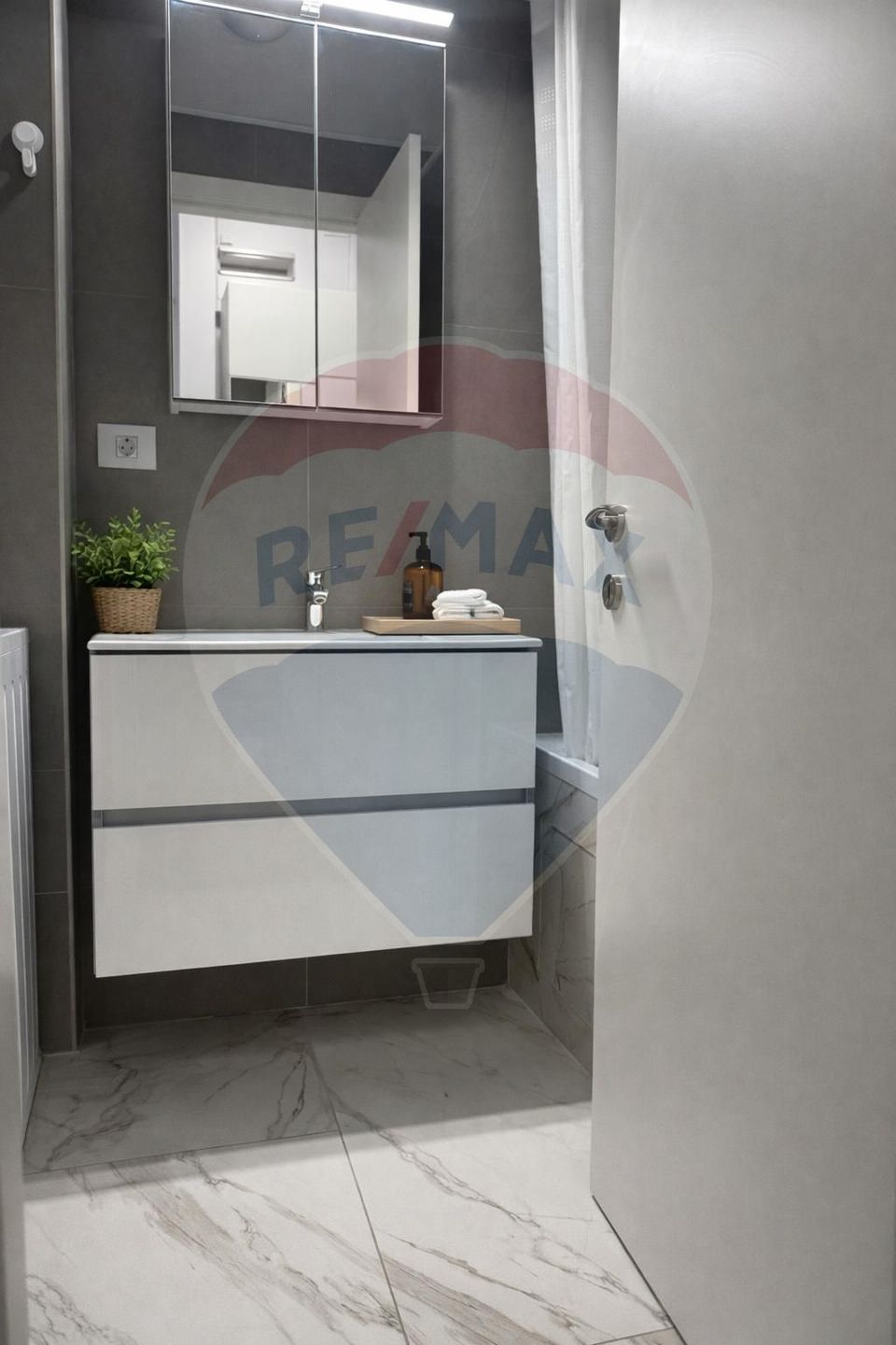 2 room Apartment for rent, Damaroaia area