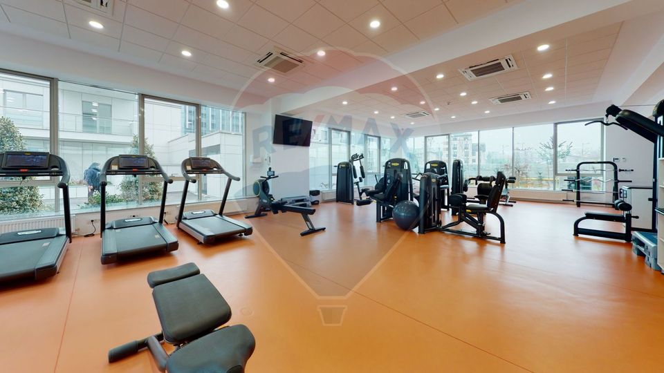 Bright apartment with 2 rooms and parking in Luxuria Domenii Residence