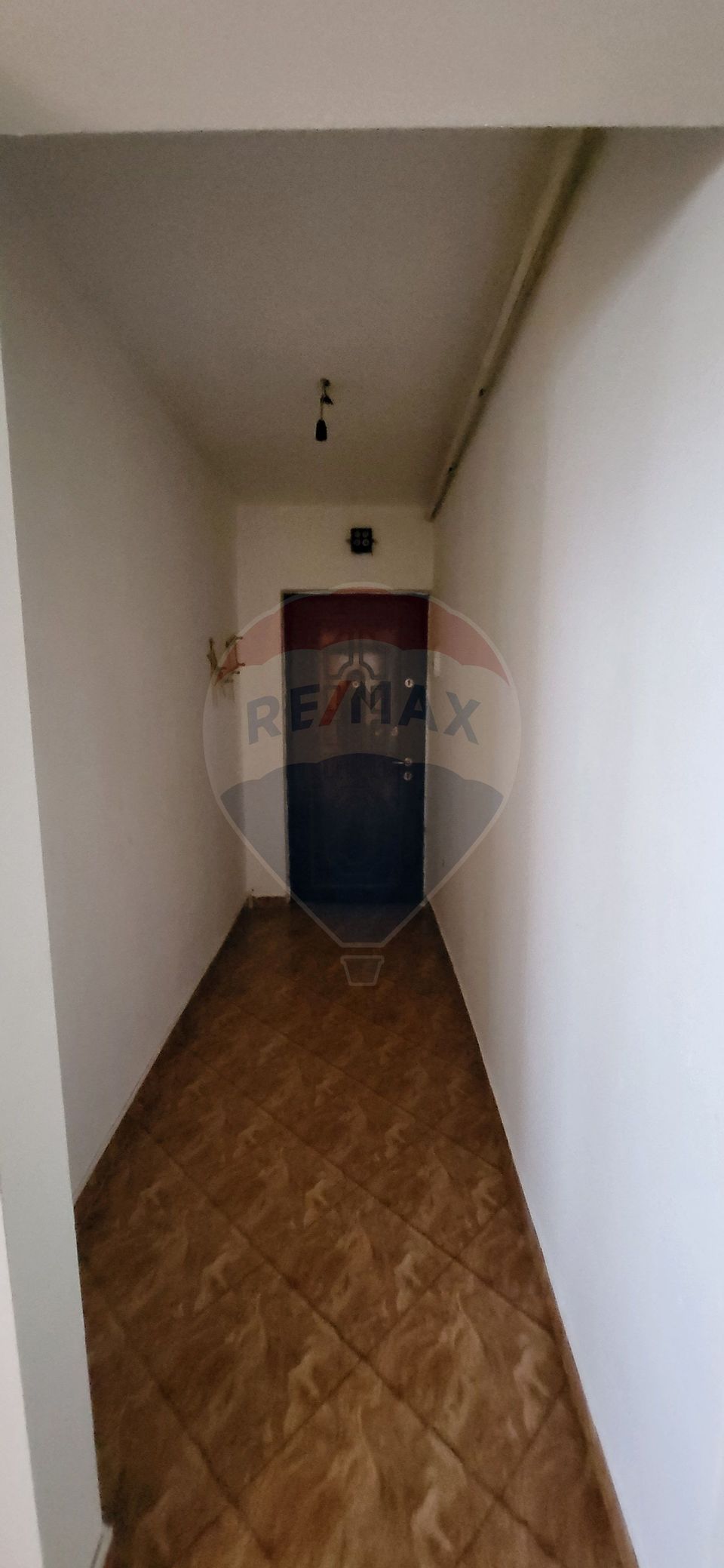 Apartament cu 3 camere de vânzare în zona Darmanesti