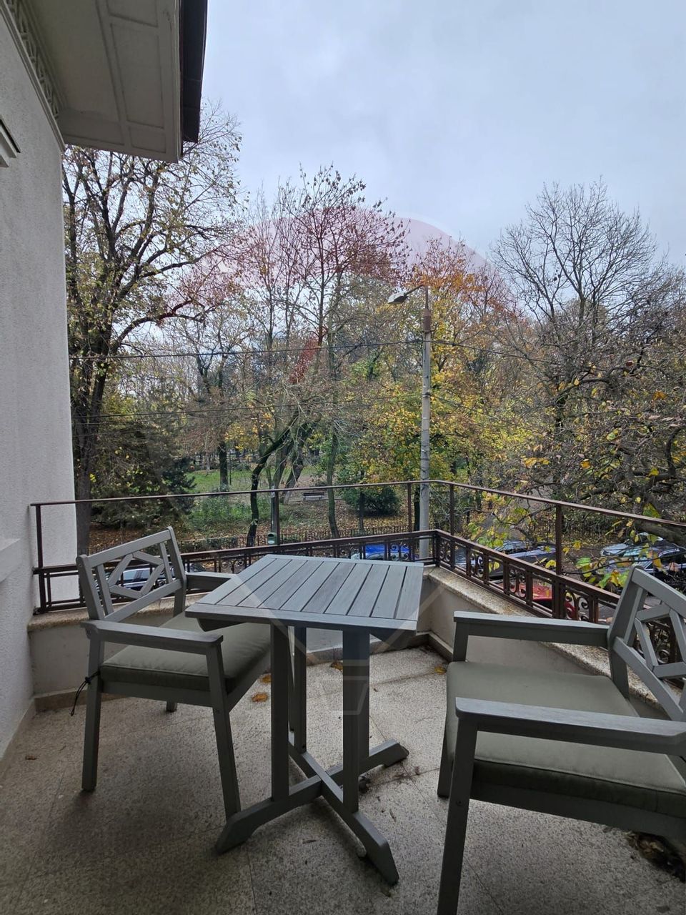 DE INCHIRIAT Apartament 5 camere în vila zona Kiseleff