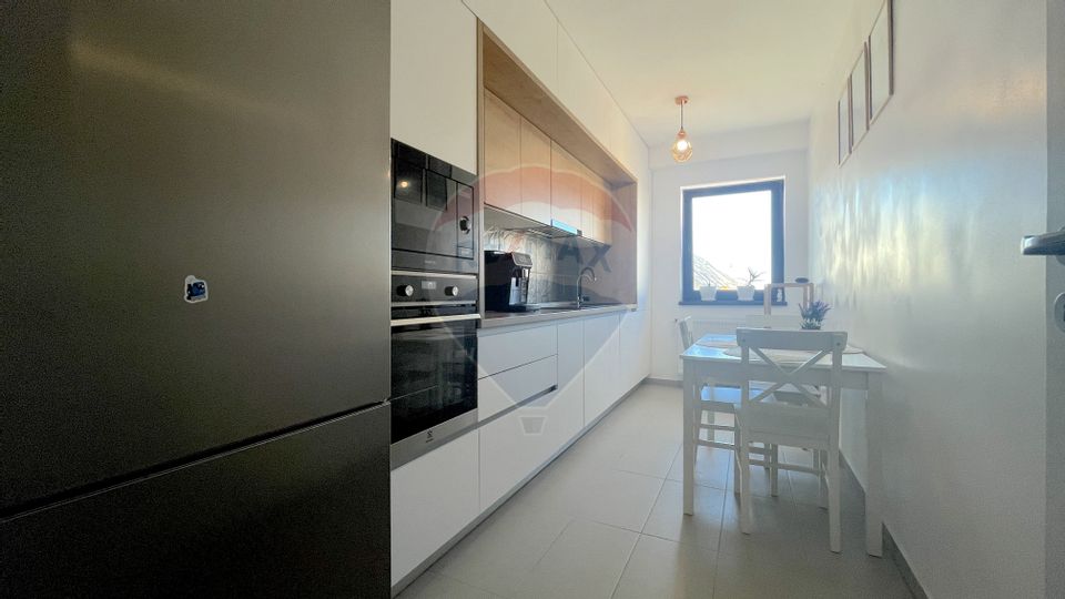 Apartament 2 Camere, 77 Mp, 2 Bai, Parcare, Coresi