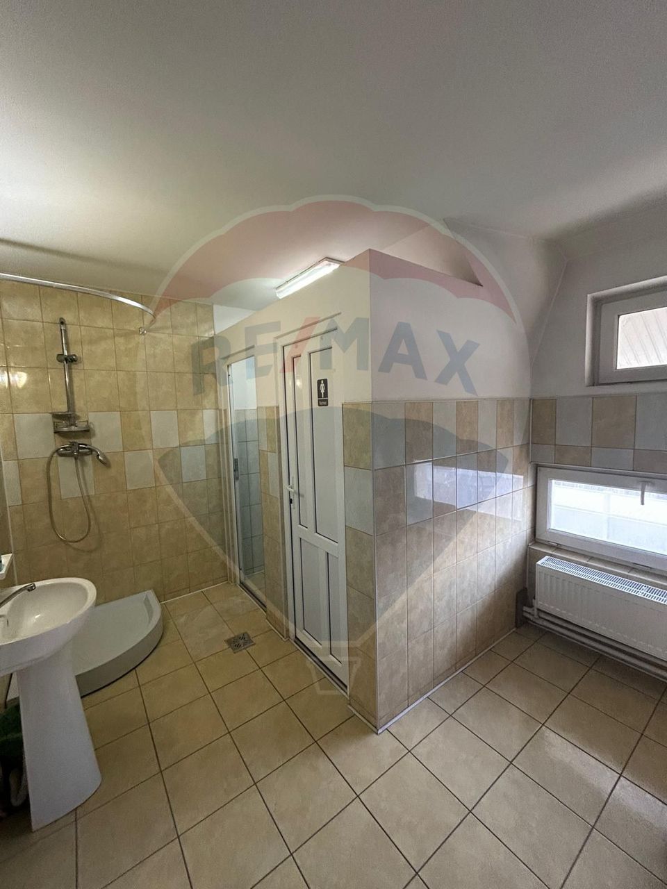 Spațiu comercial de 42.7mp de închiriat în zona Burdujeni