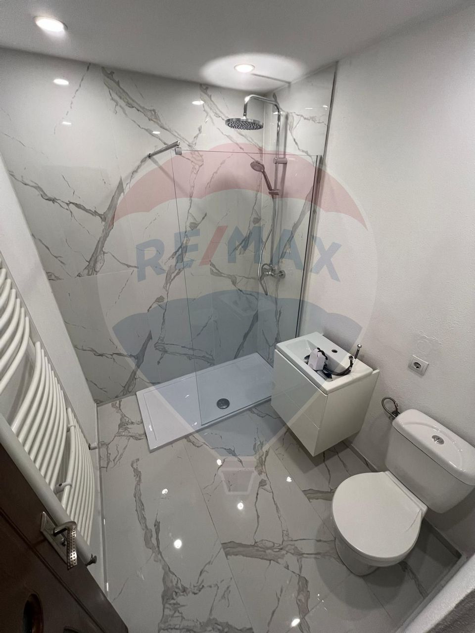Apartament cu 2 camere de vânzare în zona Central