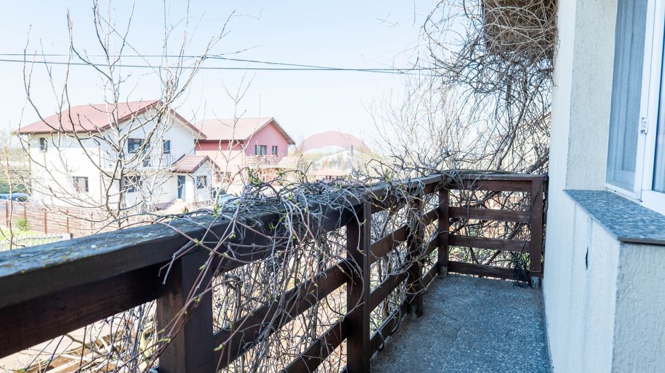 Vanzare vilă Bacu P+1+Pod, livadă, acces rapid A0/A1/Centură