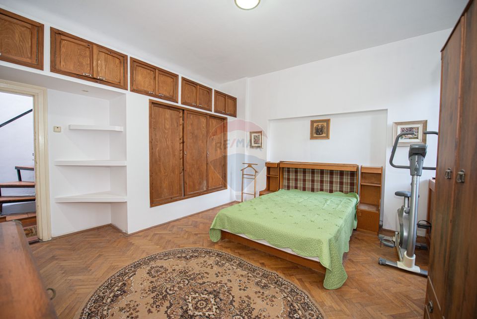 Vila de vanzare cu etaj Calea Calarasi Delea Veche