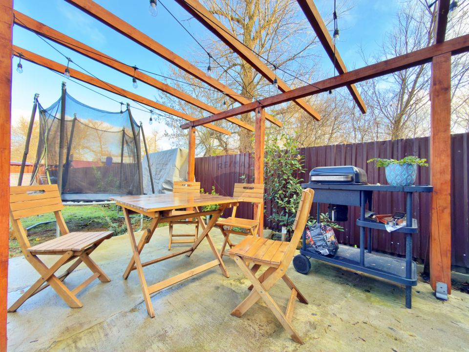 Casă cu 5 camere de vânzare în zona 3 Insule, Arad