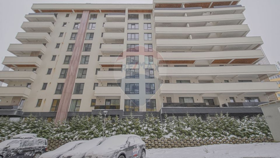 55sq.m Commercial Space for rent, Racadau area