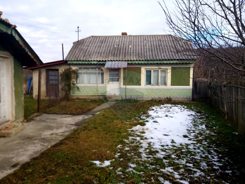 Casa si teren Podoleni