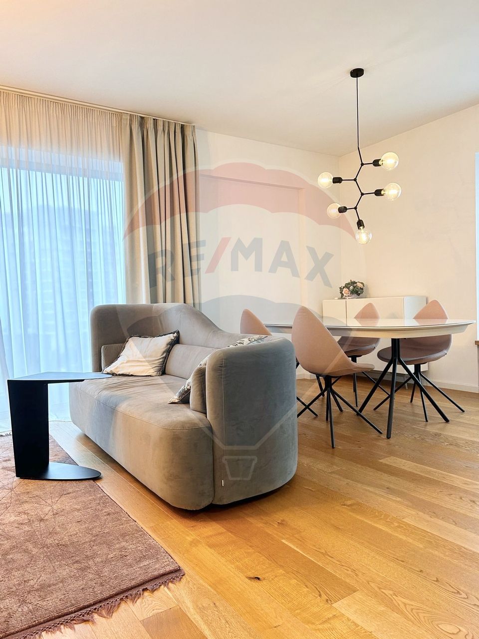 Apartament cu 2 camere de închiriat în zona Aviatiei