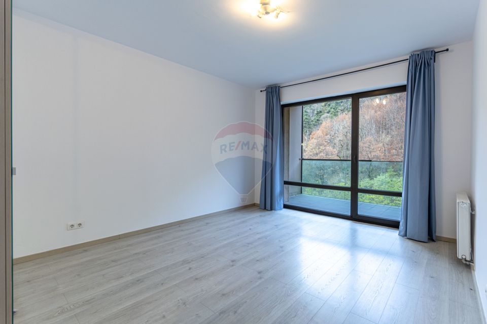 Apartament cu 4 camere de închiriat Tampa Gardens Racadau etaj 10/12