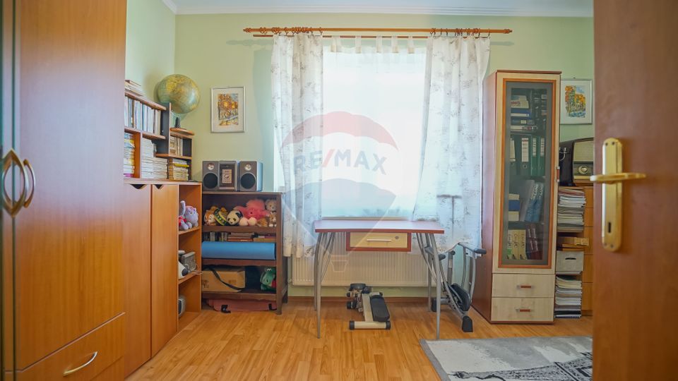 Casa/vila de vanzare, zona unica, Bronzului, cartier Tractorul, Brasov