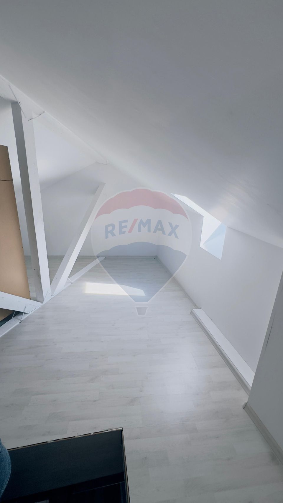 Proprietate premium în Filiași, locuință de lux cu spații comerciale