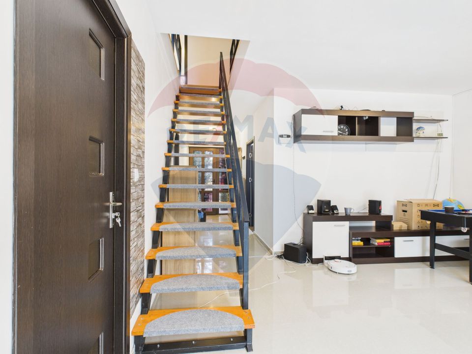 5 room House / Villa for sale