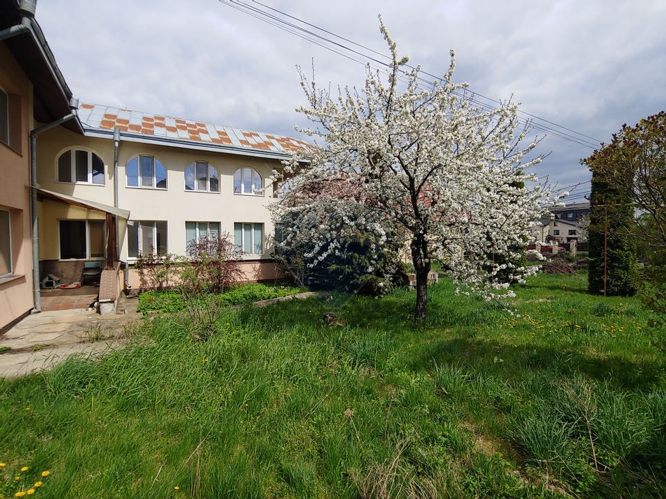 8 room House / Villa for sale