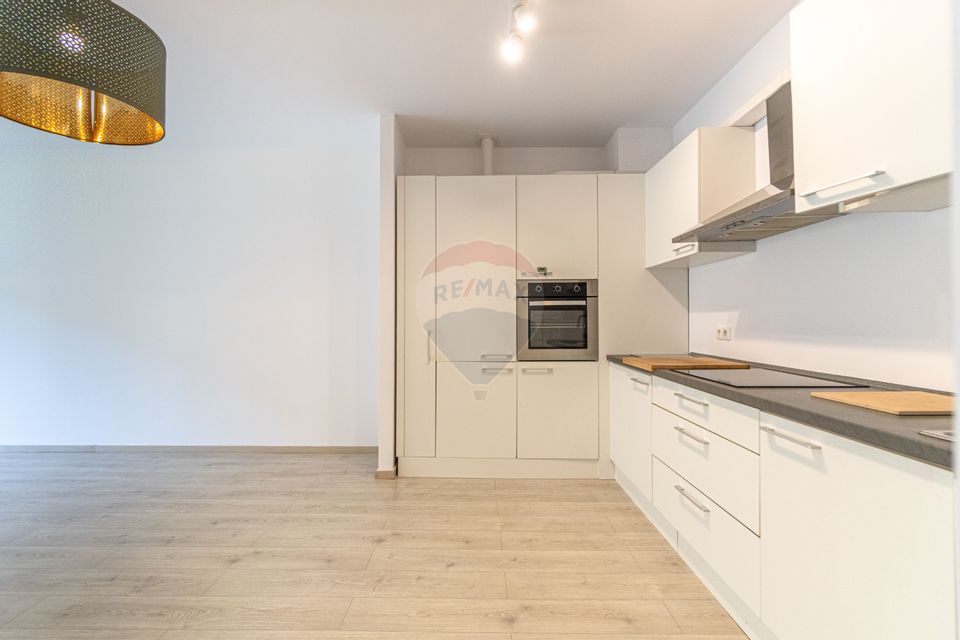 Apartament cu 4 camere de închiriat Tampa Gardens Racadau etaj 10/12