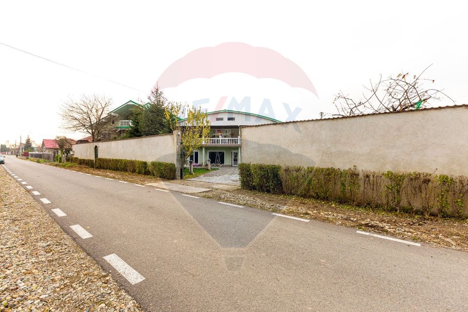 4 room Hotel / Pension for sale, Exterior Nord area