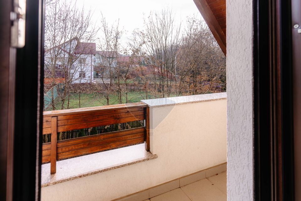 Închiriere casă/ vilă - 120 mp utili+ teren 249 mp– Pitești