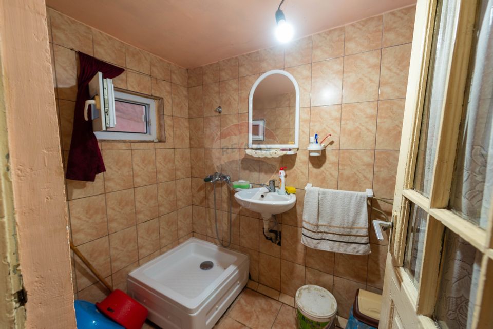 Teren cu casa construita de vanzare 207 mp Soseaua Andronache Hornbach