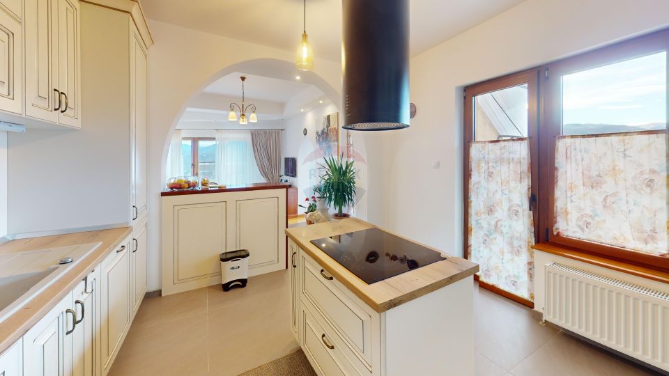 5 room House / Villa for sale