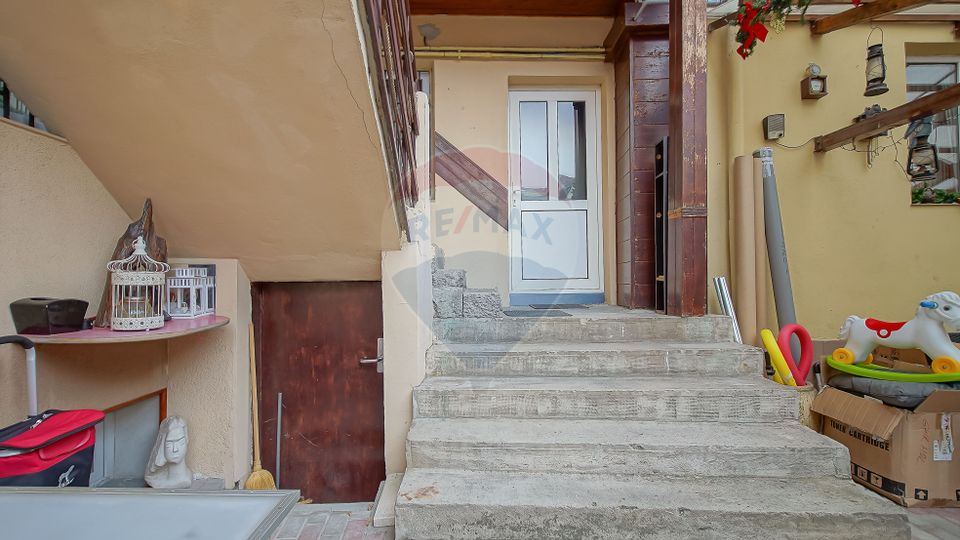 4 room Apartment for sale, Tractorul area