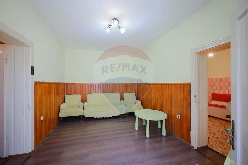 Casă cu 5 camere,489 mp teren de vânzare, în zona Ioșia, Prima Shops