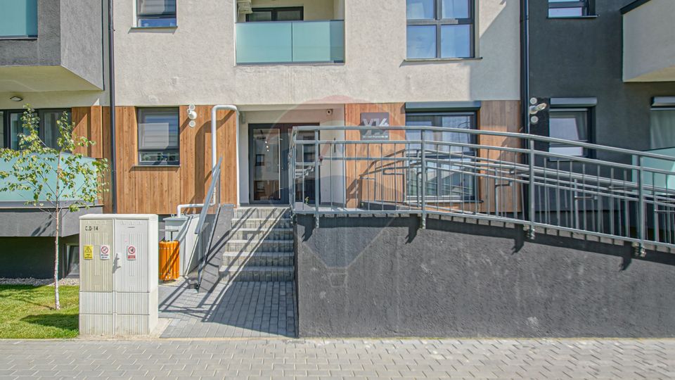 3 room Apartment for sale, Tractorul area