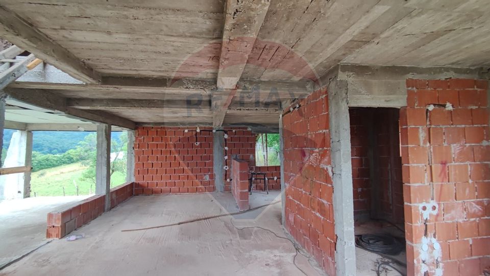 Casă de vacanta cu 6 camere de vanzare Suncuius