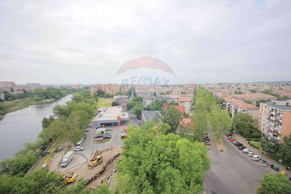 Apartament/Penthouse de Închiriat cu 3 Dormitoare și Terasă, Decebal