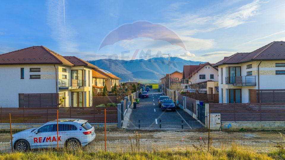 COMISION 0%| Ghimbav| 885 mp| View Postavaru