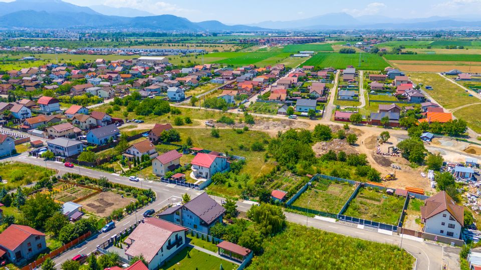 Land 658.67sqm Sanpetru / Strada Paltinului